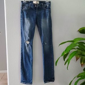 New Hollister Socal Stretch Distressed Skinny Jean